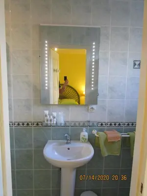 Salle de bains dans l'établissement Locatlantique