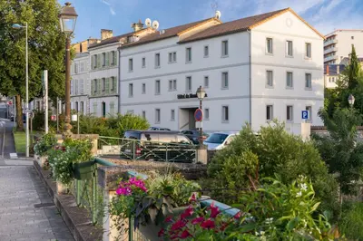 Jardin de l'établissement Hôtel du Moulin