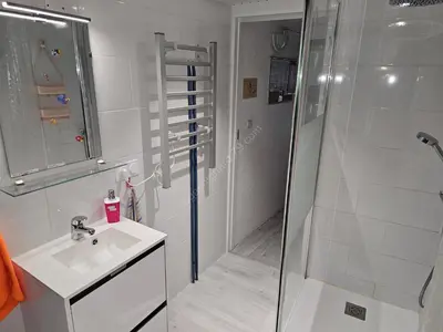 Salle de bains dans l'établissement Chambre d'Hôtes le Gachignard