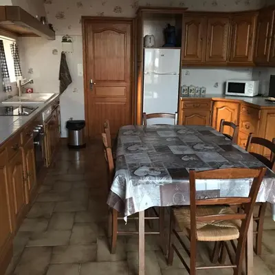 Cuisine ou kitchenette dans l'établissement Petite escale Vivonnoise