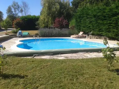 Piscine de l'établissement Chez Valade ou située à proximité