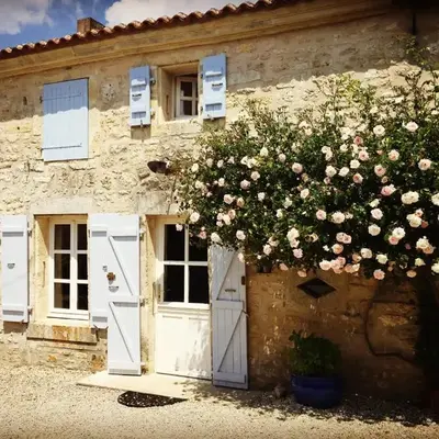 Maison Halcyon Gite with Pool