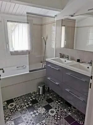 Salle de bains dans l'établissement Gîtes, Chambres d'Hôtes La Maison d'Amis