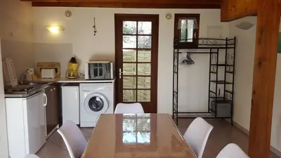 Cuisine ou kitchenette dans l'établissement L'Abri d'Emilie