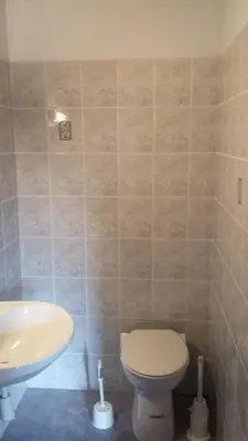Salle de bains dans l'établissement Le Saintongeais