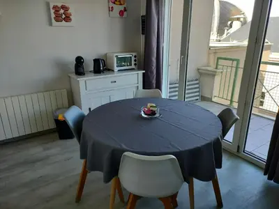 Cuisine ou kitchenette dans l'établissement Résidence MONTE CARLO