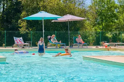 Piscine de l'établissement FranceComfort - L'Aveneau Vieille Vigne ou située à proximité