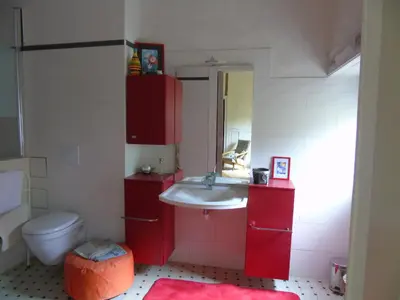 Salle de bains dans l'établissement Eco Logis de Chantegrolle