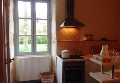 Cuisine ou kitchenette dans l'établissement Cardabelle Holiday Home with private garden