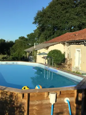 Piscine de l'établissement The little house ou située à proximité