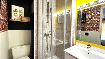 Salle de bains dans l'établissement Futurostudio - Appart Hotel PACMAN - Futuroscope - Poitiers