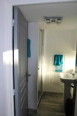 Salle de bains dans l'établissement gite les rouets