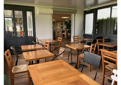 Restaurant ou autre lieu de restauration dans l'établissement Première Classe La Rochelle Sud-Aytré