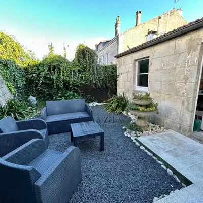 L'Authentique - Situé en face des thermes et tout proche du coeur de ville