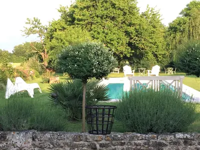 Piscine de l'établissement Du Côté de l'Ombrière ou située à proximité