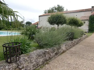 Piscine de l'établissement Du Côté de l'Ombrière ou située à proximité