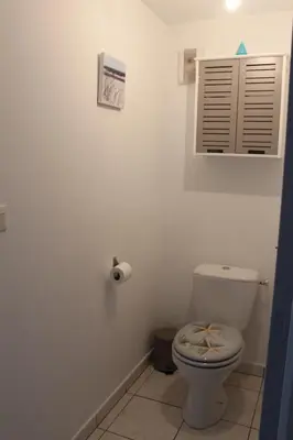 Salle de bains dans l'établissement Appartement la Rochelle