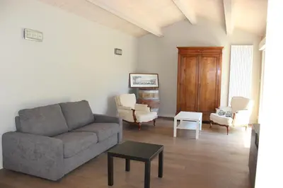 Coin salon dans l'établissement La Maison d'Auguste