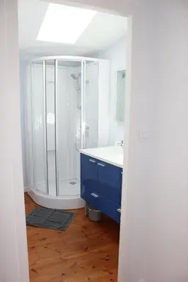 Salle de bains dans l'établissement La Maison d'Auguste