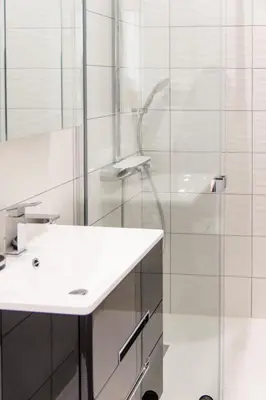 Salle de bains dans l'établissement les appartements du 10