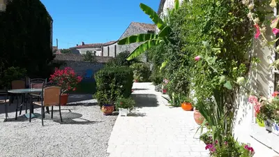 Jardin de l'établissement Hôtel du Donjon