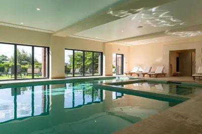 Piscine de l'établissement Hôtel Chais Monnet & Spa ou située à proximité