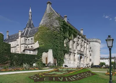 Jardin de l'établissement Maison de la Marbrerie