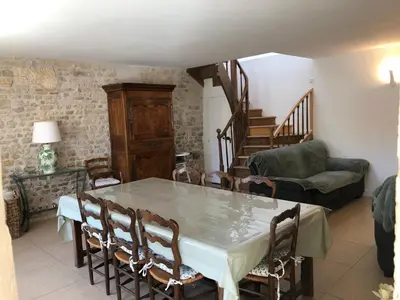 Coin salon dans l'établissement Maison de charme LA ROCHELLE ILE DE RE