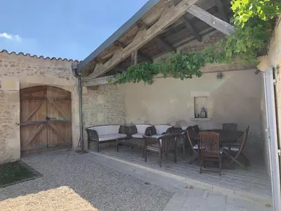 Terrasse ou espace extérieur de l'établissement Maison de charme LA ROCHELLE ILE DE RE