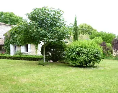 Jardin de l'établissement La Laiterie du Logis