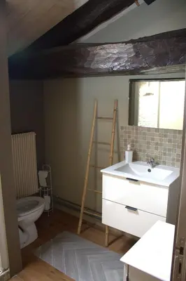 Salle de bains dans l'établissement Gites la Marquise
