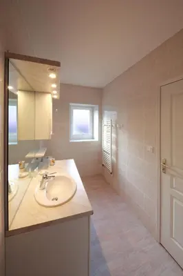 Salle de bains dans l'établissement La Loge des Fées
