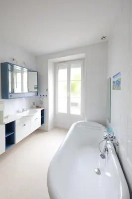 Salle de bains dans l'établissement La Loge des Fées