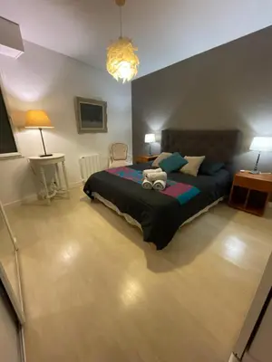 Un ou plusieurs lits dans un hébergement de l'établissement Vue exceptionnelle sur les Tours ! Charme et tranquillité