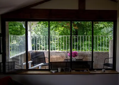 Balcon ou terrasse dans l'établissement Le Gué Renard-un Balcon Sur La Charente
