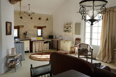 Cuisine ou kitchenette dans l'établissement La Foret