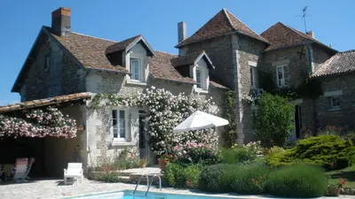 Piscine de l'établissement Chambres d'Hôtes La Pocterie ou située à proximité