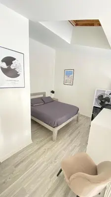 Un ou plusieurs lits dans un hébergement de l'établissement Appartement 4 pers Parking inclus 5 min Gare Tout équipé La Rochelle