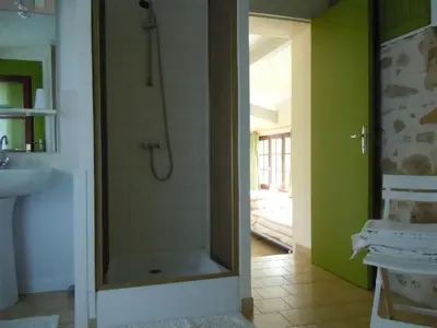 Salle de bains dans l'établissement Le Pit
