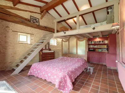 Un ou plusieurs lits dans un hébergement de l'établissement Holiday Home Moulin De Mois by Interhome