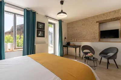 Télévision ou salle de divertissement dans l'établissement AU LOGIS DE BELLEFOIS - Chambres d'hôtes