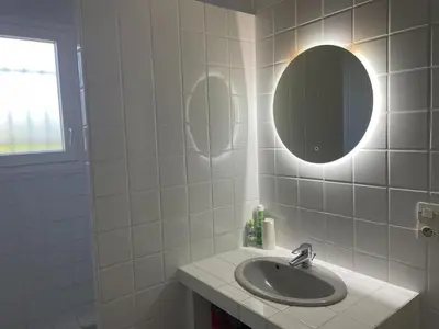 Salle de bains dans l'établissement Modern Villa with Pool in Brives