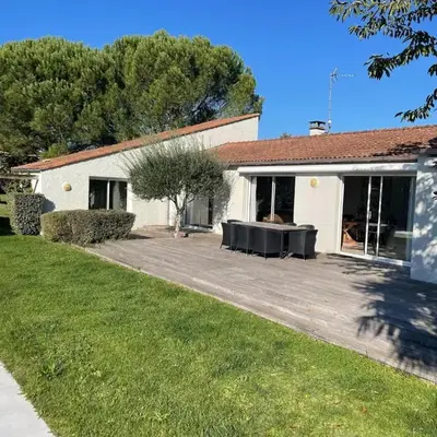 Modern Villa with Pool in Brives