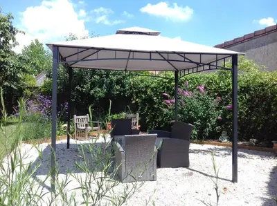 Jardin de l'établissement Chambres d'Hôtes Le Mûrier