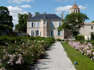 Jardin de l'établissement H de Surgères
