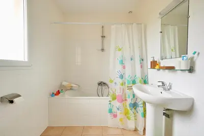 Salle de bains dans l'établissement Domaine les Forges
