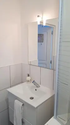 Salle de bains dans l'établissement Les Cygnes Noirs
