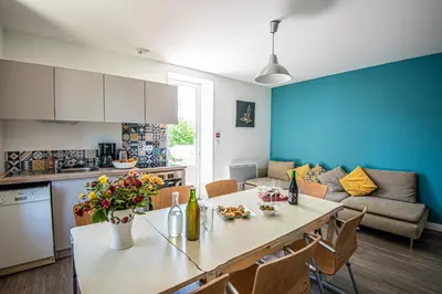 Cuisine ou kitchenette dans l'établissement Gîte Martin pêcheur au coeur de la nature