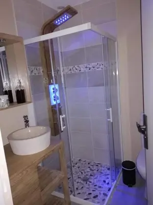 Salle de bains dans l'établissement Naphéo
