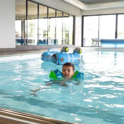 Piscine de l'établissement The Originals City, Ax Hotel, La Châtaigneraie ou située à proximité